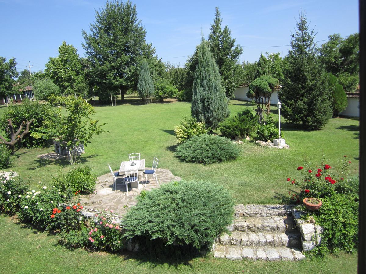 Guest House Vila Albedo Varna Bagian luar foto