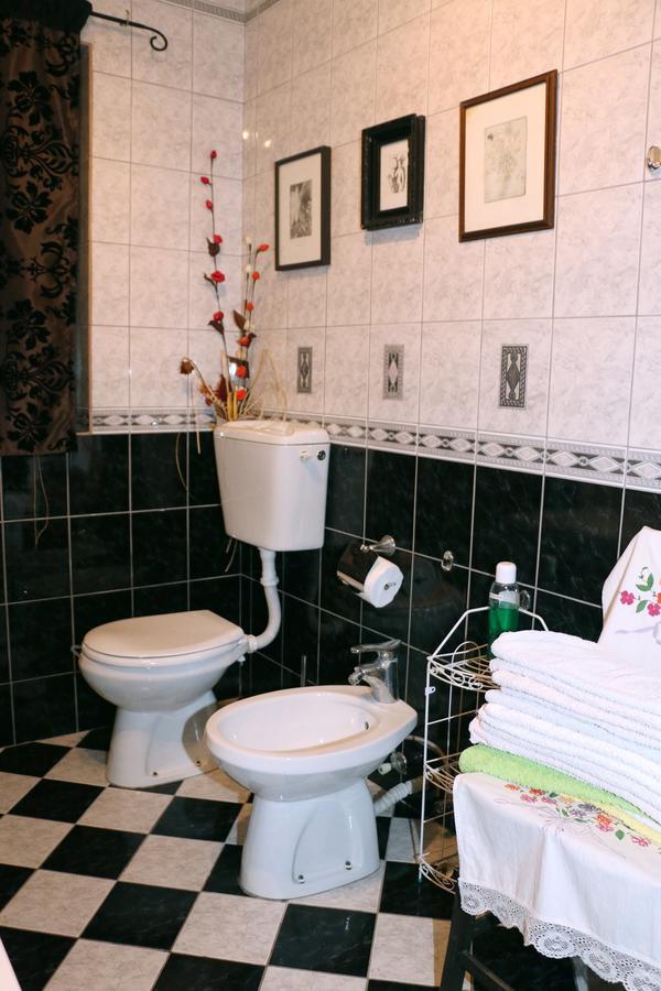 Guest House Vila Albedo Varna Bagian luar foto